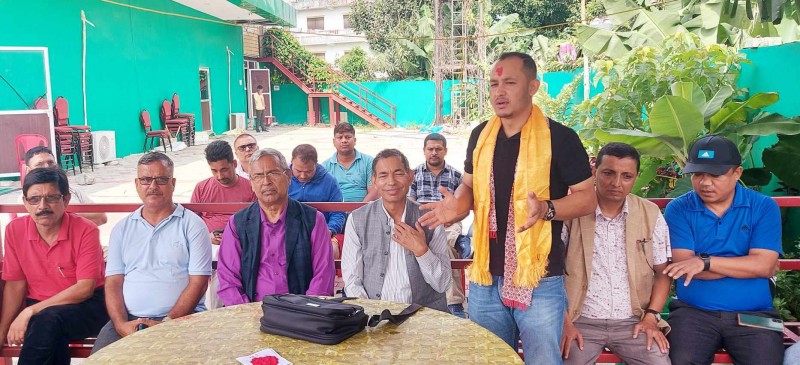 एमाल मै फर्किए निरजसिं ठकुरी